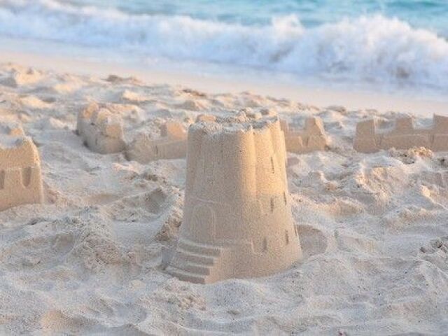 Brincar na areia🏰