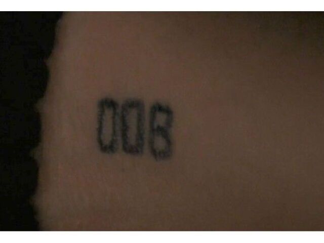 todos que tem tatuagens de numeros no pulso