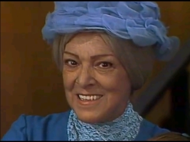 Você seria a Dona Clotilde.