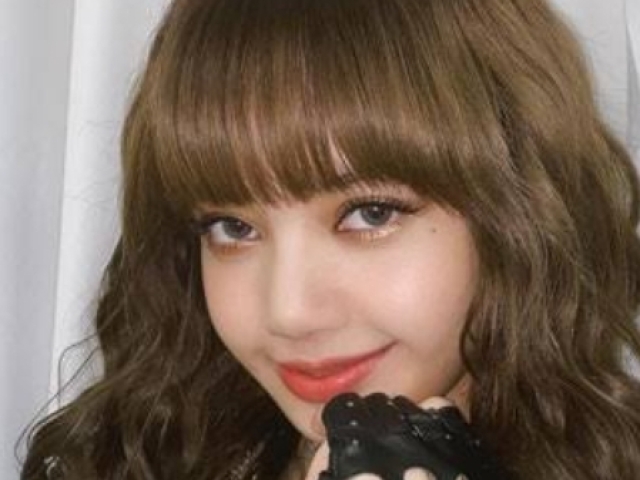 Lisa ( BLACKPINK ).