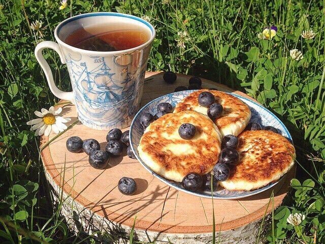 panquecas e chá/café