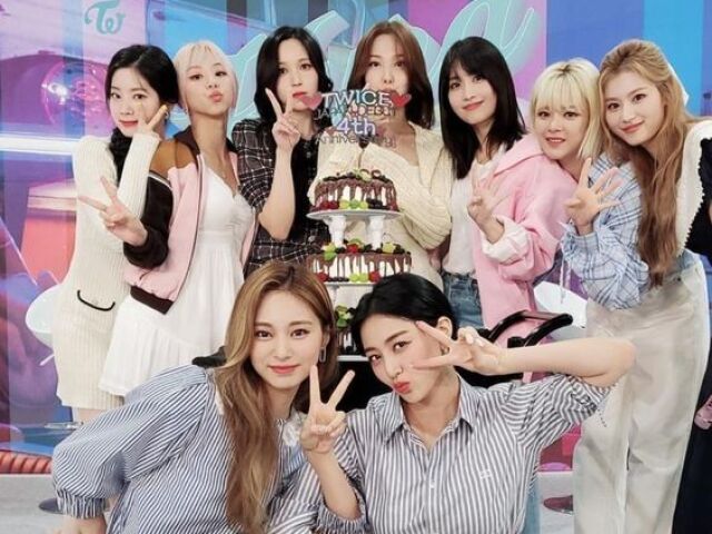 °• Você consegue diferenciar as meninas do twice? •°