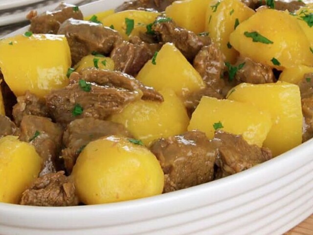 Carne e batata uhmmm delícia😋❤