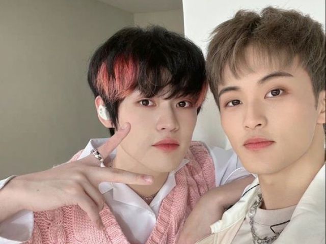 Um deles (Chenle ou Mark)