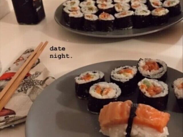 Comemos uma comida japonesa