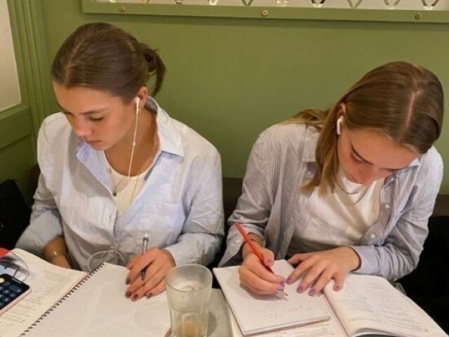 Aproveitaram o tempo para estudar a matéria da aula seguinte