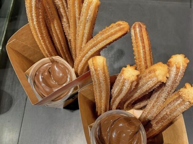 Churros com chocolate