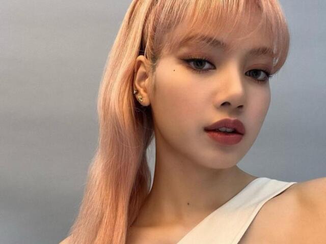 LISA / BLACKPINK