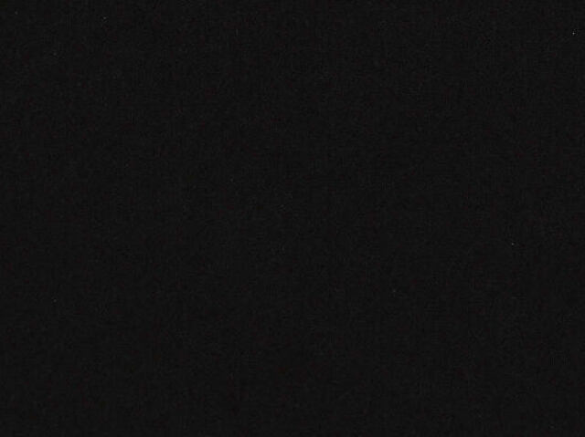 Preto.