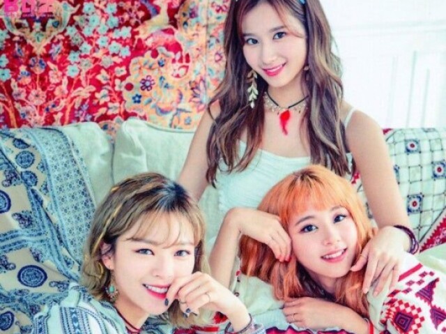 Chaeyoung, Jeongyeon e Sana