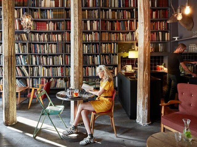 Biblioteca Café