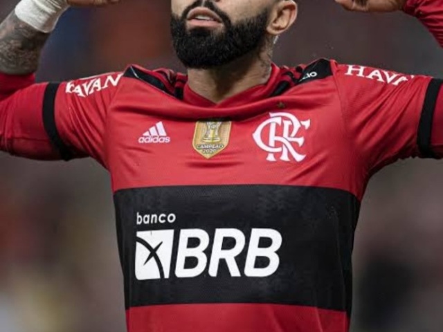 JOGADOR DE FUTEBOL