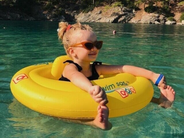 🌻Um dia de piscina com sua filha🌻