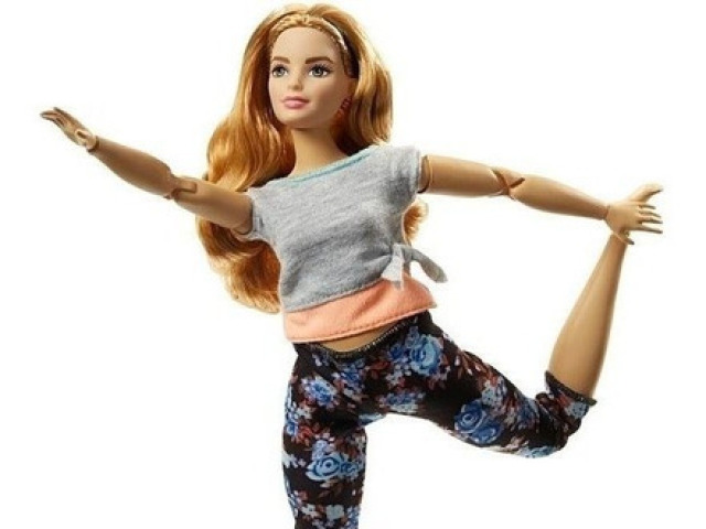 Boneca barbie yoga