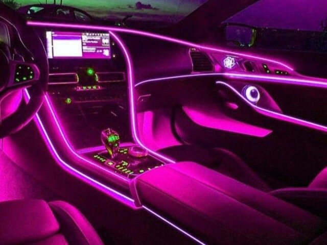 Ou seu carro é assim por dentro nossa que chique 😍💅 neon as invejosas baba🤤🤤