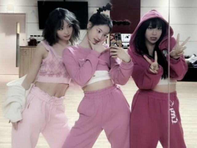 Momo, Dahyun, Chaeyeong