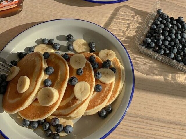 Waffles com algumas frutinhas.