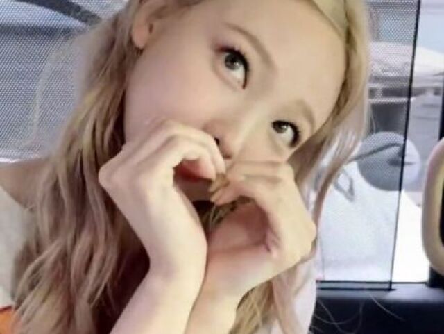 ↬ igual o da nayeon