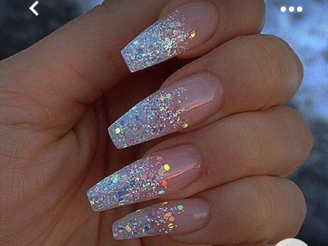 Unhas Brilhantes