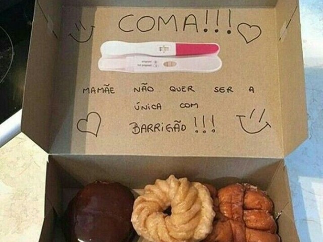 Caixa de bolinhos meio personalizada com o teste tbm aí em cima