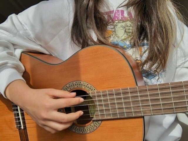 Tocar algum instrumento 🎸