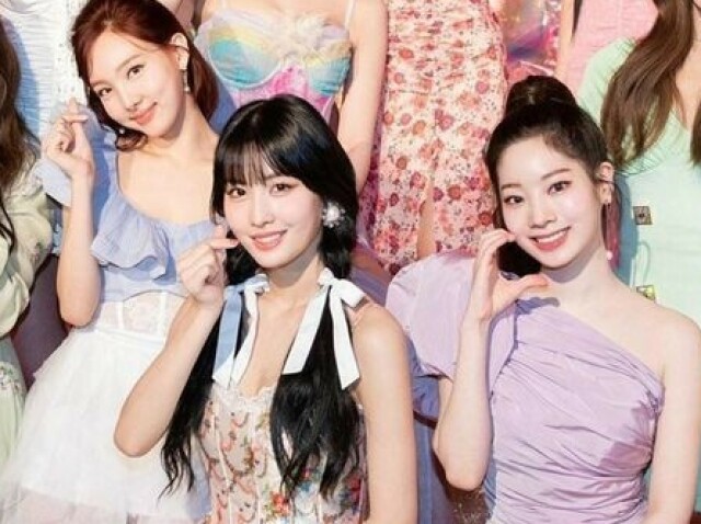 Momo, Dahyun e Nayeon