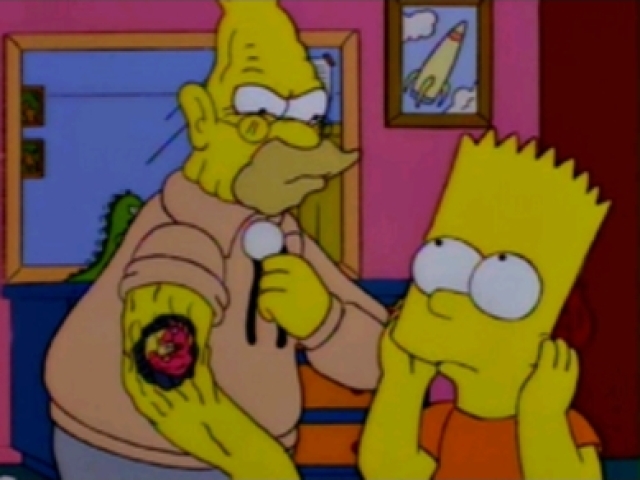 Vovô Simpson e Seu Neto em "A Maldição Dos Infernais Peixes Voadores" (T7E22).