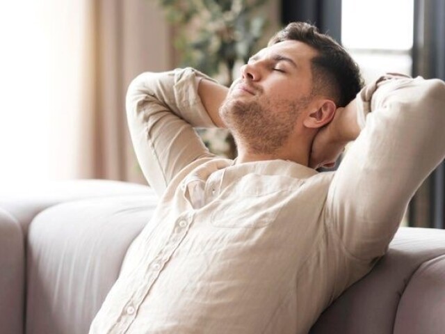 Ficar em casa:
➪ Nada melhor do que ficar em casa relaxando não é mesmo?