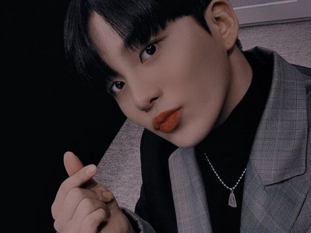 JongHo- Ateez