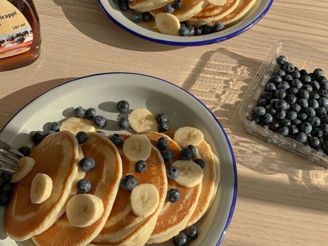 Waffles com algumas frutinhas.