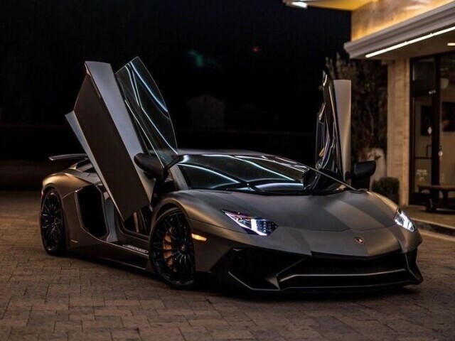 Lamborghini Aventador