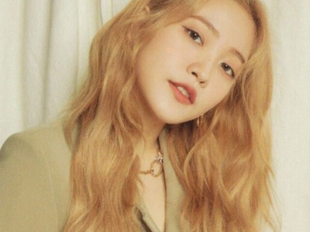 {Yeri~Red velvet}