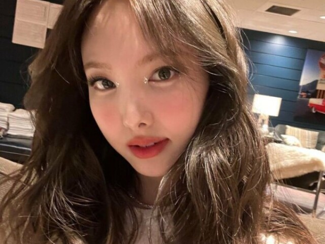 {Nayeon~Twice}