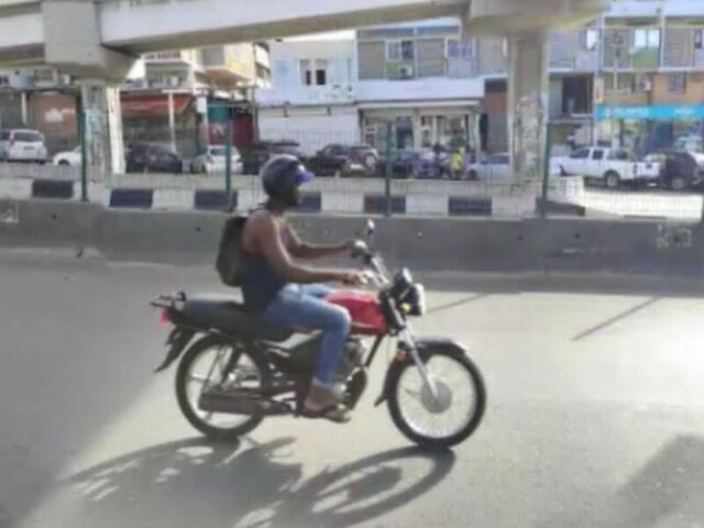 Angolano na Moto