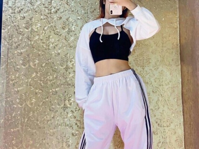 (Calça, Tênis Branco)