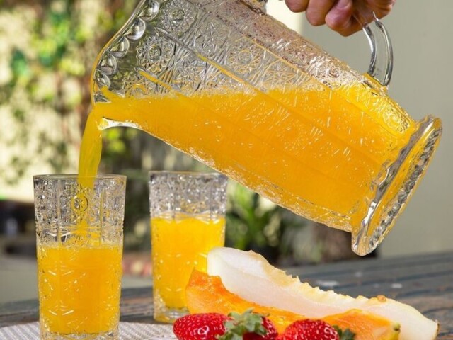 Suco de laranja apenas