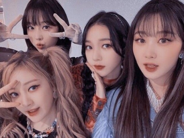 ೃ⁀➷ 𝐵𝑙𝑎𝑐𝑘 𝑀𝑎𝑚𝑏𝑎 ou 𝑆𝑎𝑣𝑎𝑔𝑒: Ela usou esse cabelo em qual era? ·˚ ༘