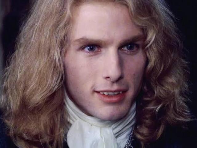 Lestat foi quem me transformou, se ele não planejou um caixão para mim, ele que lide com isso agora.