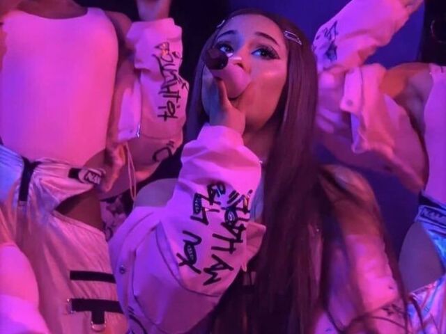 7 rings - Ariana Grande