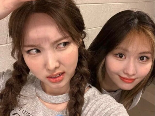 Nayeon e Momo💚