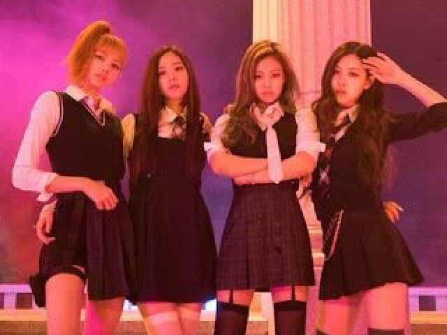 A miyeon era trainee por 5 anos ela ia debutar para o blackpink mais não deu certo e hoje ela está no grupo (G)I-dle
Certo ou Errado?