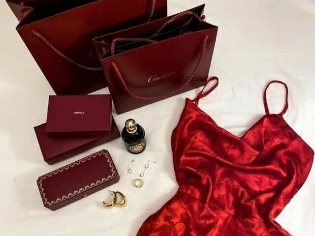 MONTE SEU CLOSET VERMELHO!