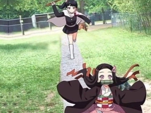 Nezuko
(A q tá com o "casaco" preto)