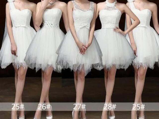 Damas de vestido branco