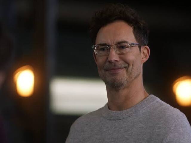Você é o Harrison wells!