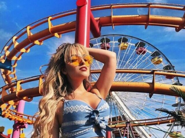 🧜♀️{So eu/Ela estava nessa foto}