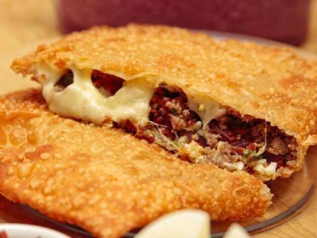 Carne com queijo