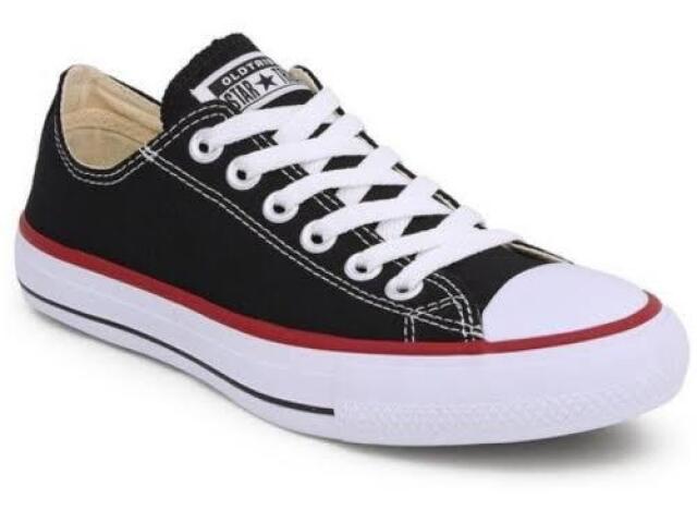 All Star preto (com a faixa vermelha)