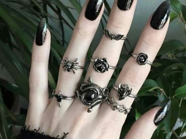 🦇🖤⛓️🕷️