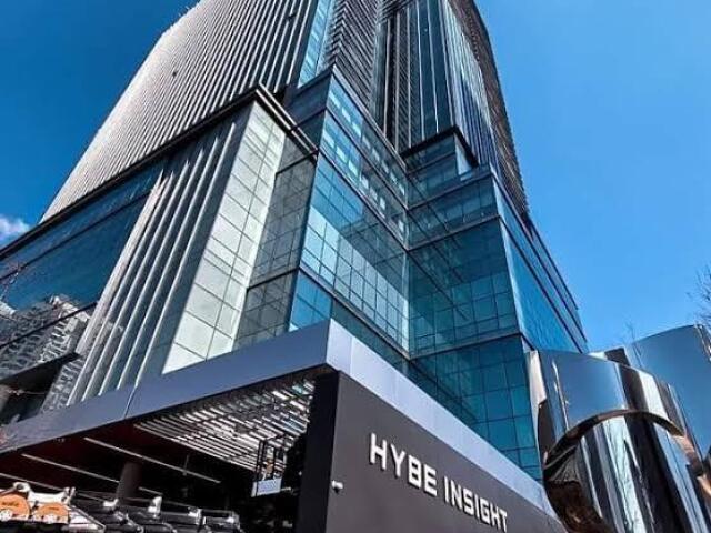 Ele foi até lá na empresa (Hyber Corporation/Big Hit Music) e disse que queria ser um idol